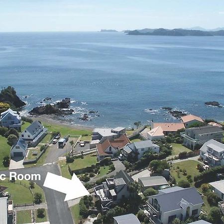 The Pacific Room, Tapeka Point Ръсел Екстериор снимка